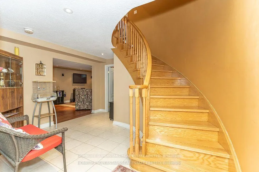 Photo 38 of 156 Novaview Crescent, Vaughan, East Woodbridge — HOMEH