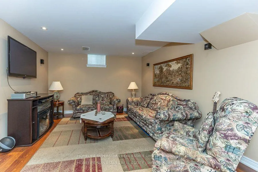Photo 40 of 156 Novaview Crescent, Vaughan, East Woodbridge — HOMEH