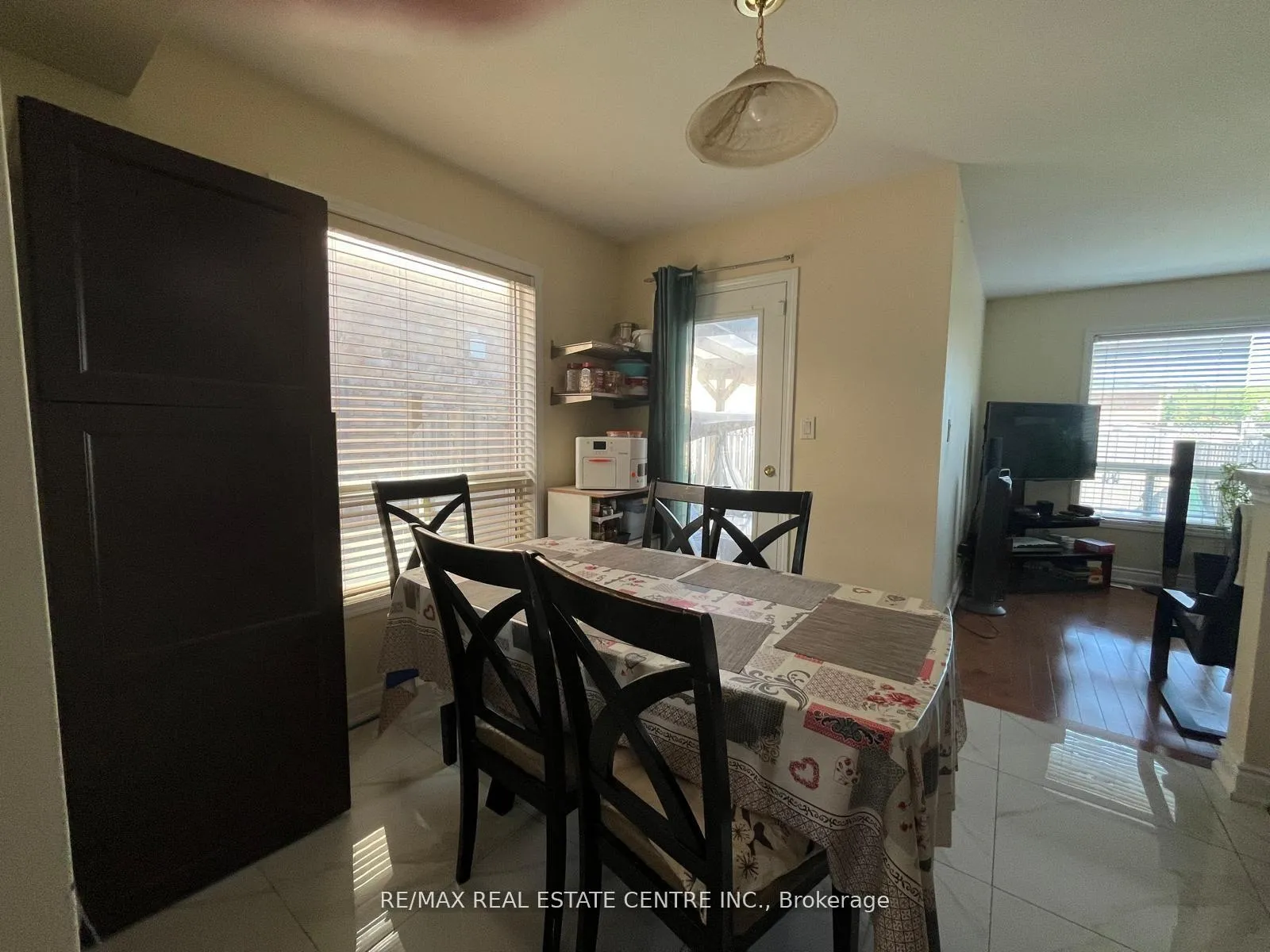 Photo 12 of 37 Parisian Road, Brampton, Vales of Castlemore — HOMEH