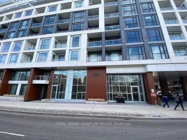 Front of Unit 418, 223 St Clair Avenue W