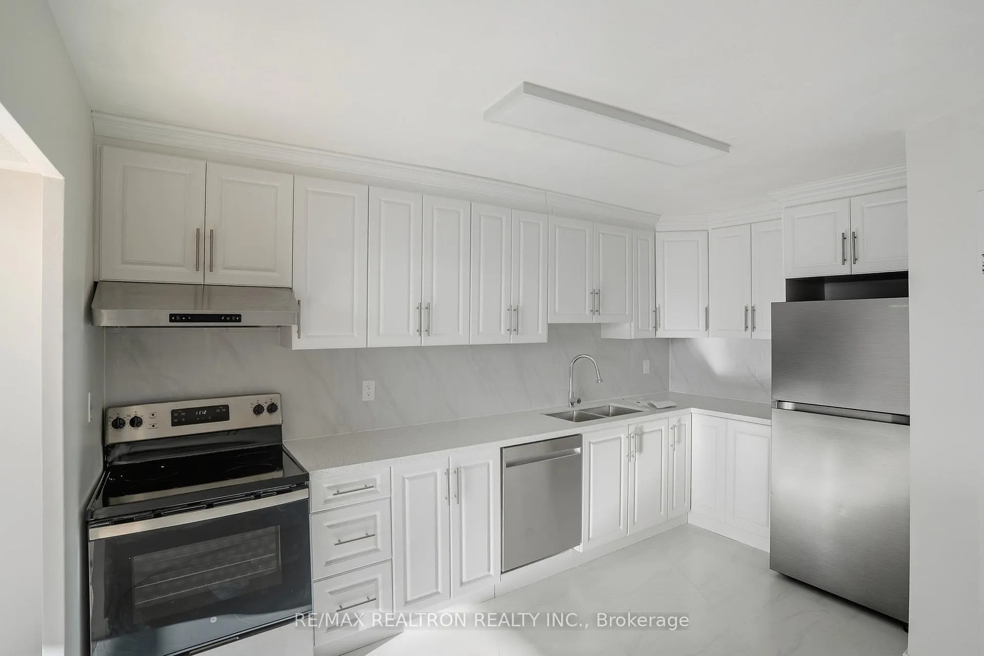 Photo 7 of Unit 1007, 5 Shady Golfway, Toronto, Flemingdon Park — HOMEH