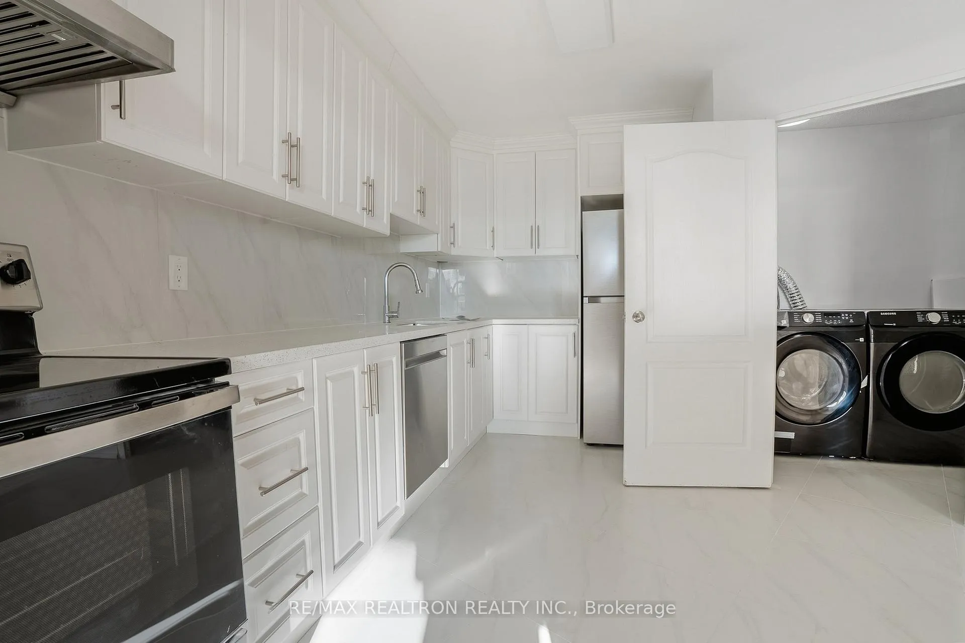 Photo 9 of Unit 1007, 5 Shady Golfway, Toronto, Flemingdon Park — HOMEH