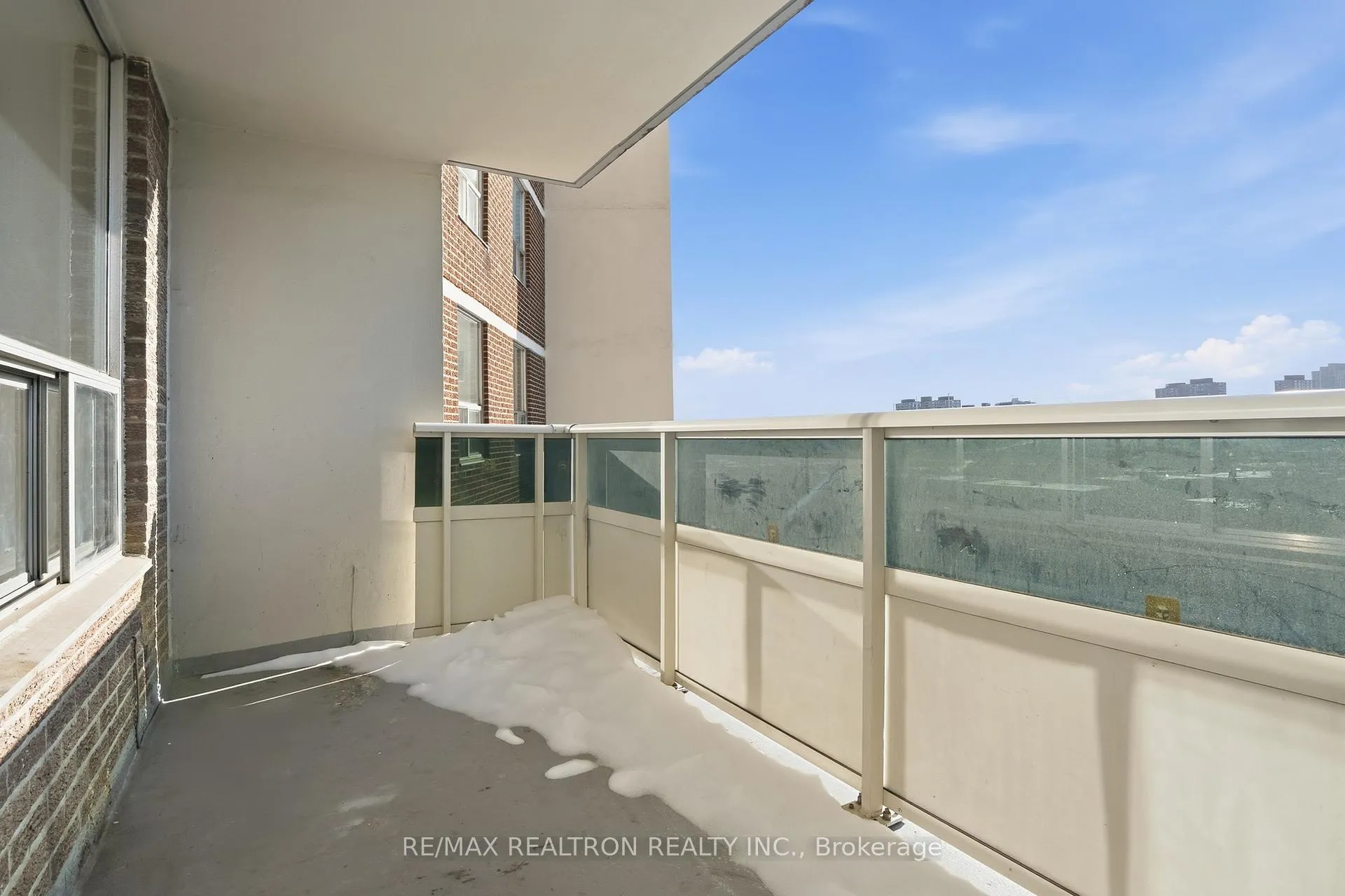 Photo 10 of Unit 1007, 5 Shady Golfway, Toronto, Flemingdon Park — HOMEH