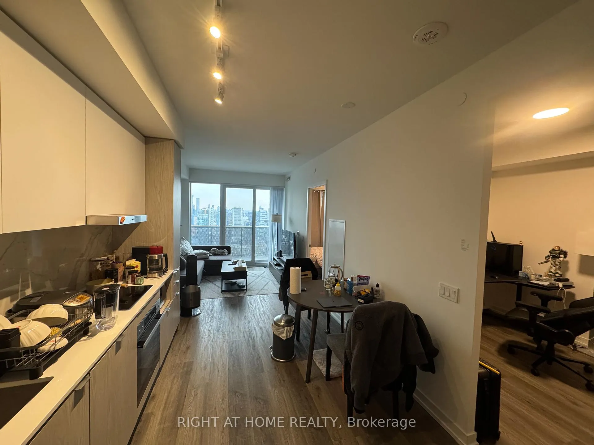 Photo 4 of Unit 6002, 55 Cooper Street, Toronto, Waterfront Communities — HOMEH