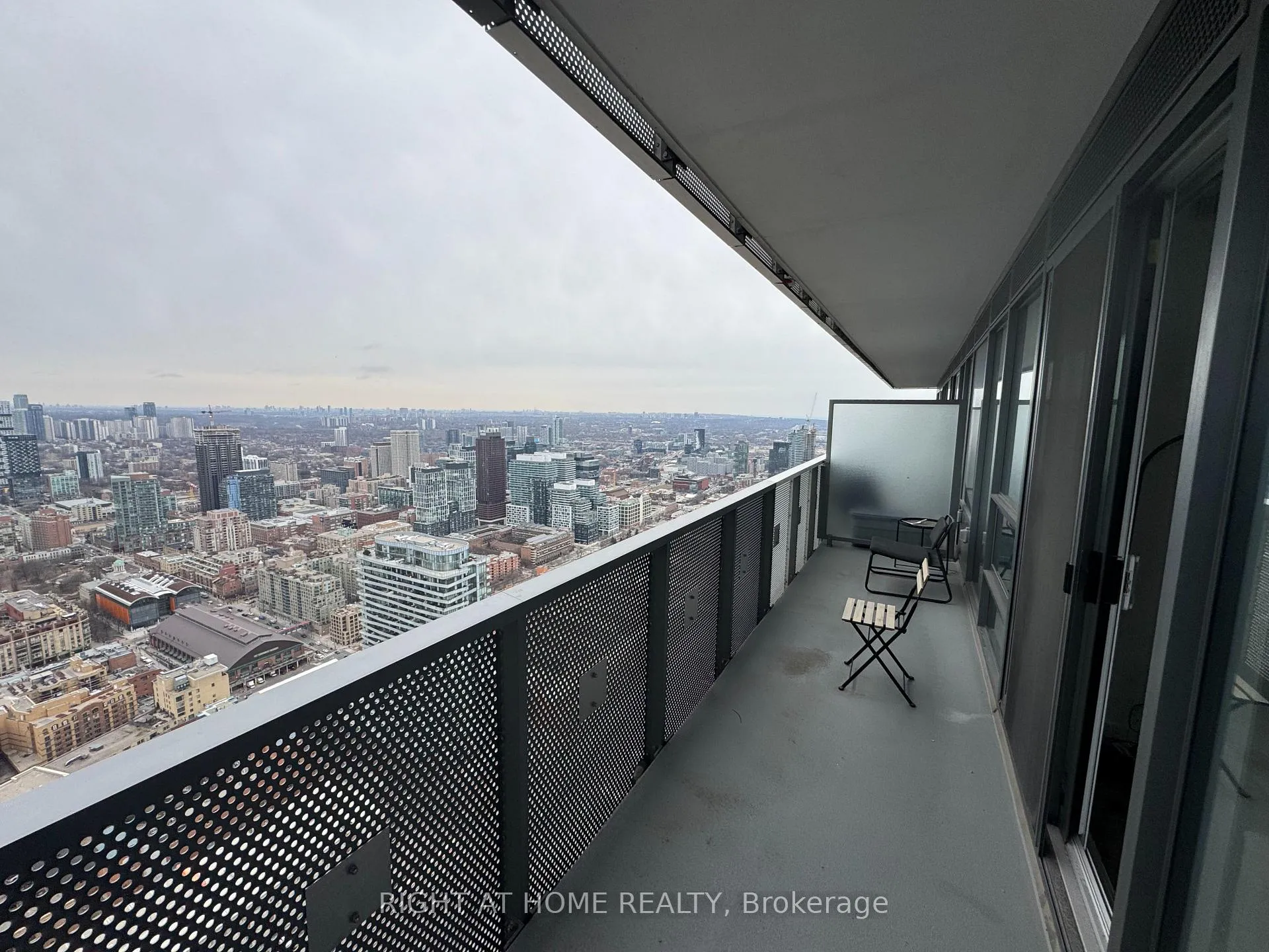 Photo 12 of Unit 6002, 55 Cooper Street, Toronto, Waterfront Communities — HOMEH