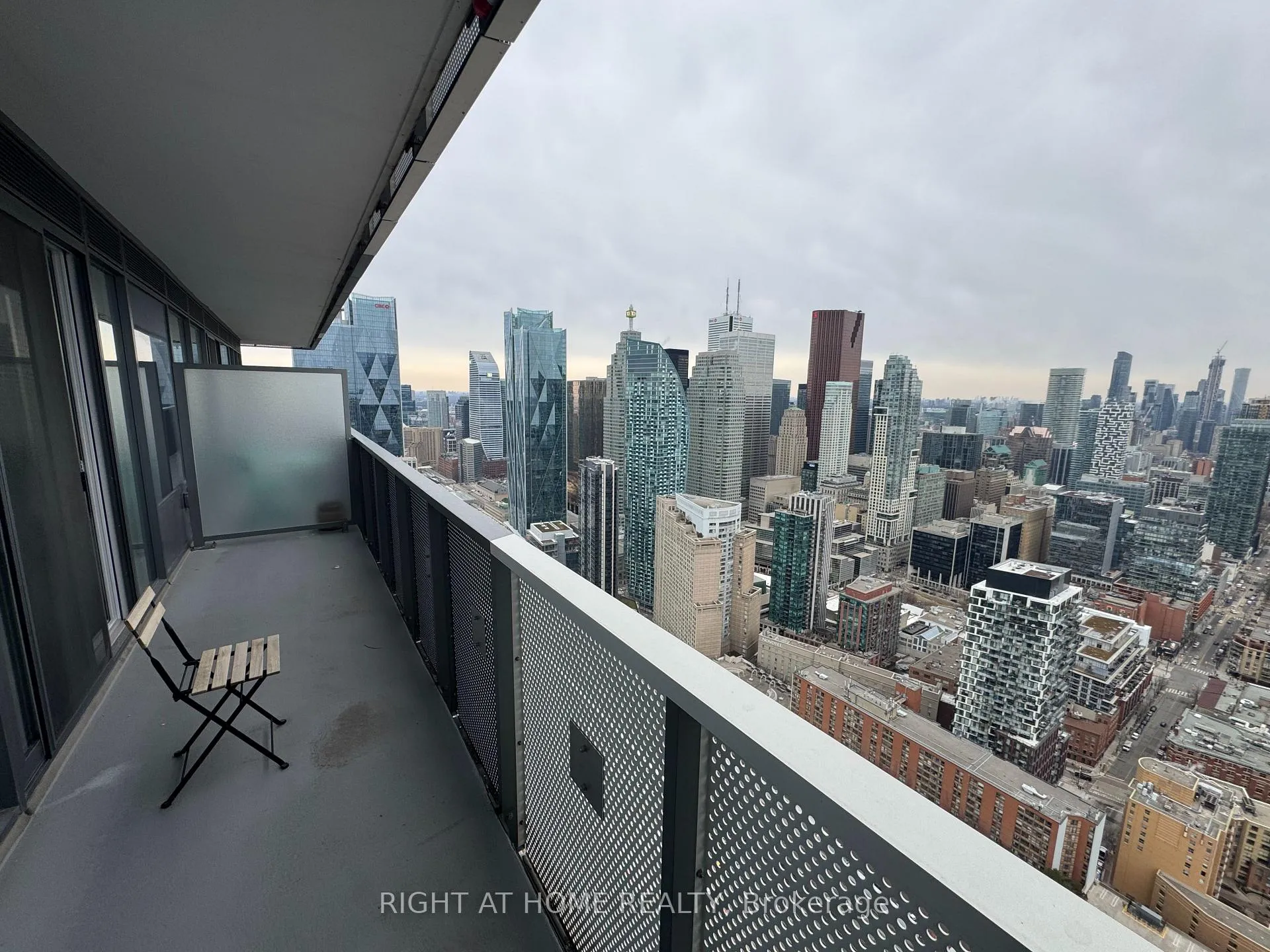 Photo 13 of Unit 6002, 55 Cooper Street, Toronto, Waterfront Communities — HOMEH