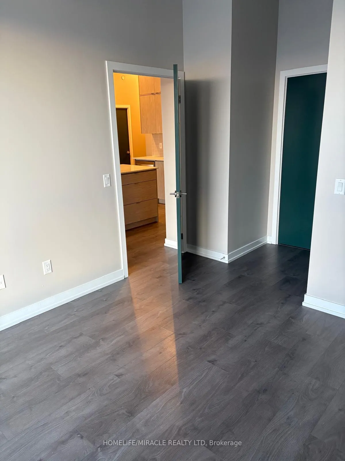 Photo 13 of Unit 2401, 55 Duke Street W, Kitchener — HOMEH