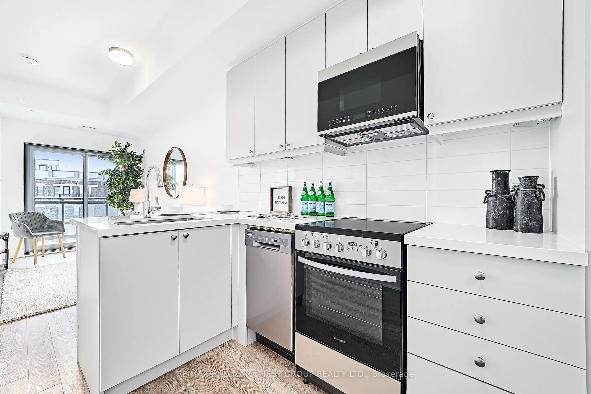 Photo 6 of Unit 320, 51 Clarington Avenue, Clarington, Bowmanville — HOMEH