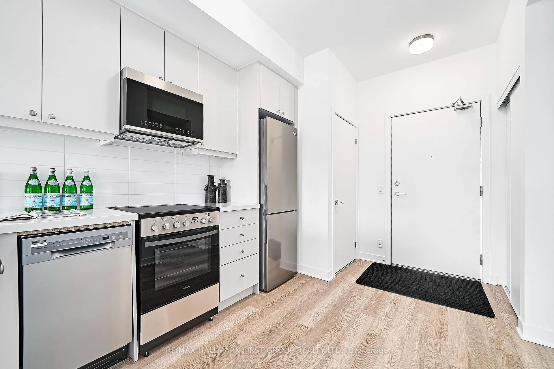Photo 7 of Unit 320, 51 Clarington Avenue, Clarington, Bowmanville — HOMEH