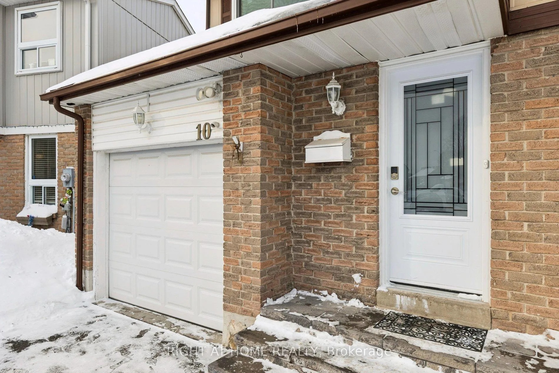 Photo 2 of 10 Medley Lane N, Ajax, South West — HOMEH