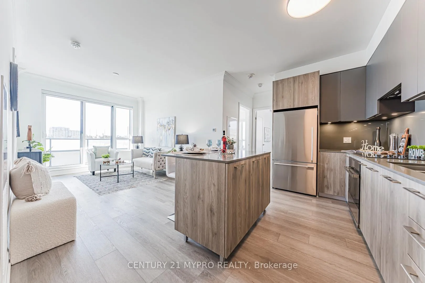 Photo 7 of Unit 307, 38 Water Walk Drive, Markham, Unionville — HOMEH