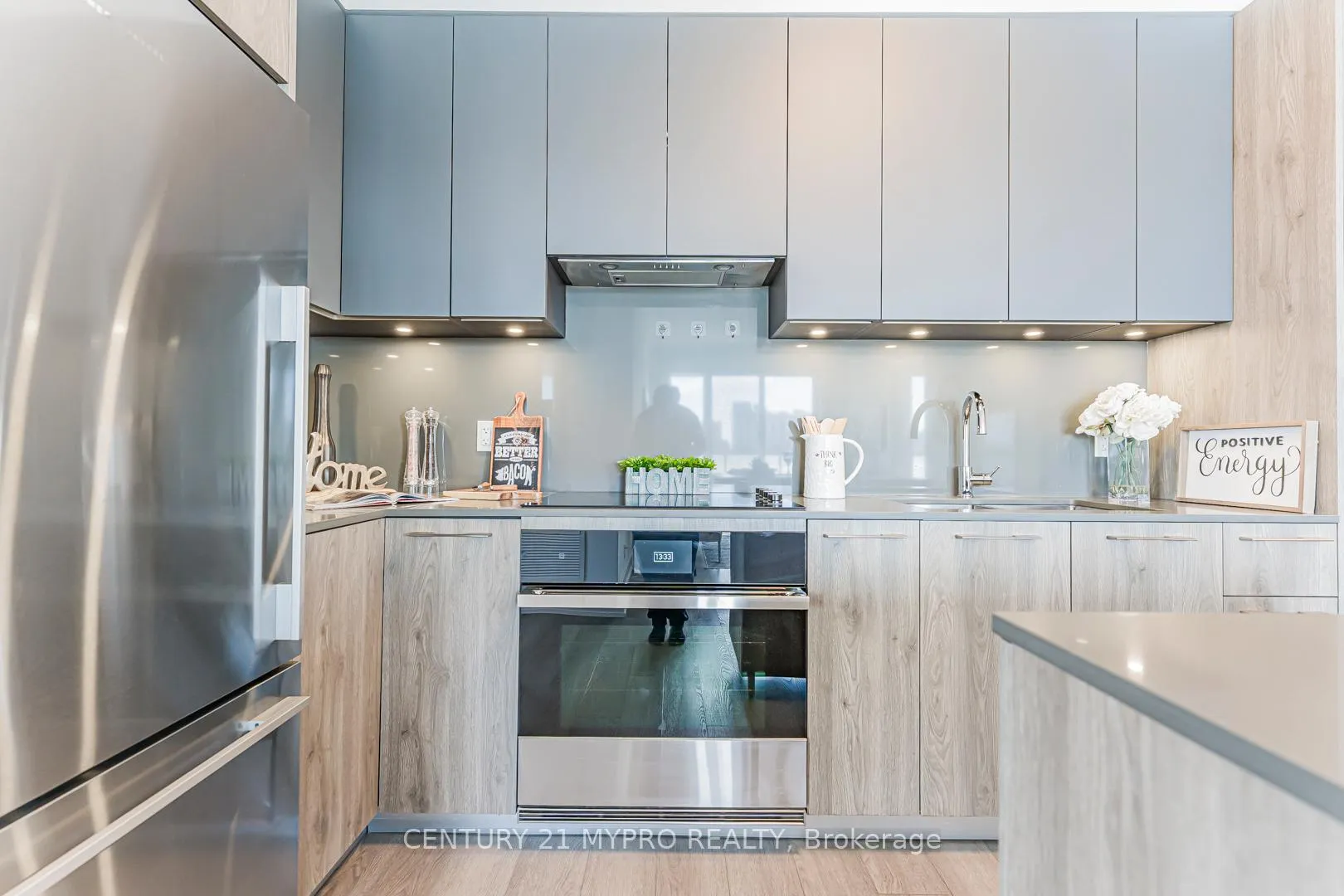 Photo 11 of Unit 307, 38 Water Walk Drive, Markham, Unionville — HOMEH
