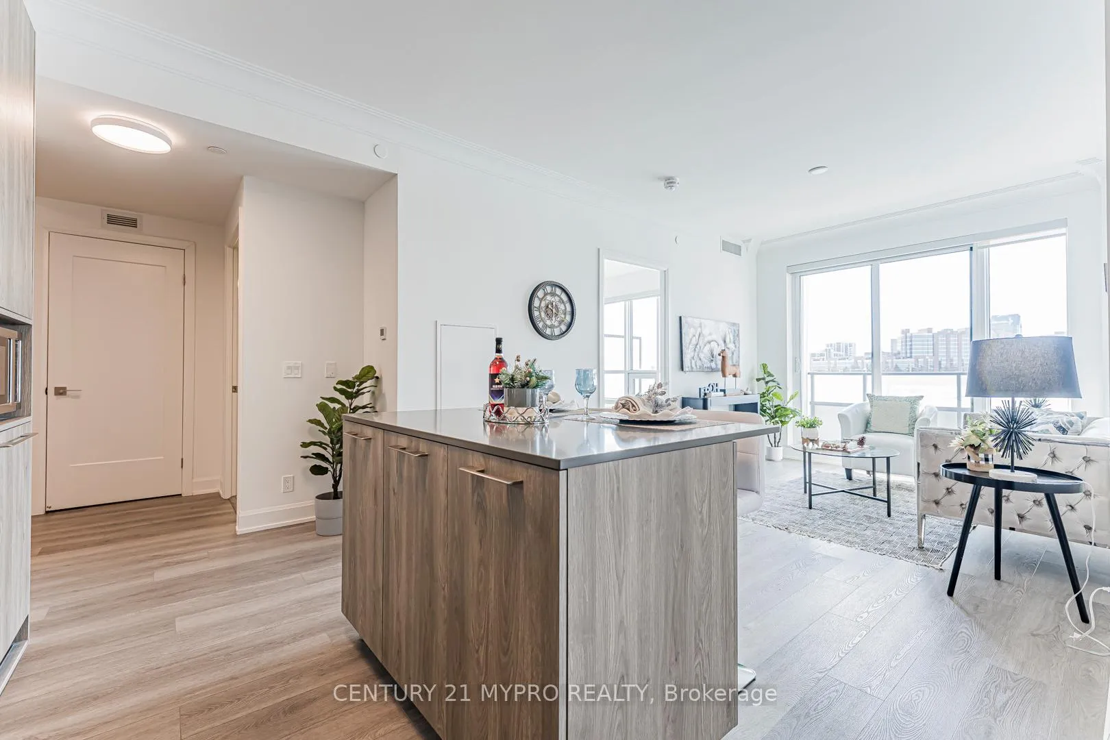 Photo 12 of Unit 307, 38 Water Walk Drive, Markham, Unionville — HOMEH