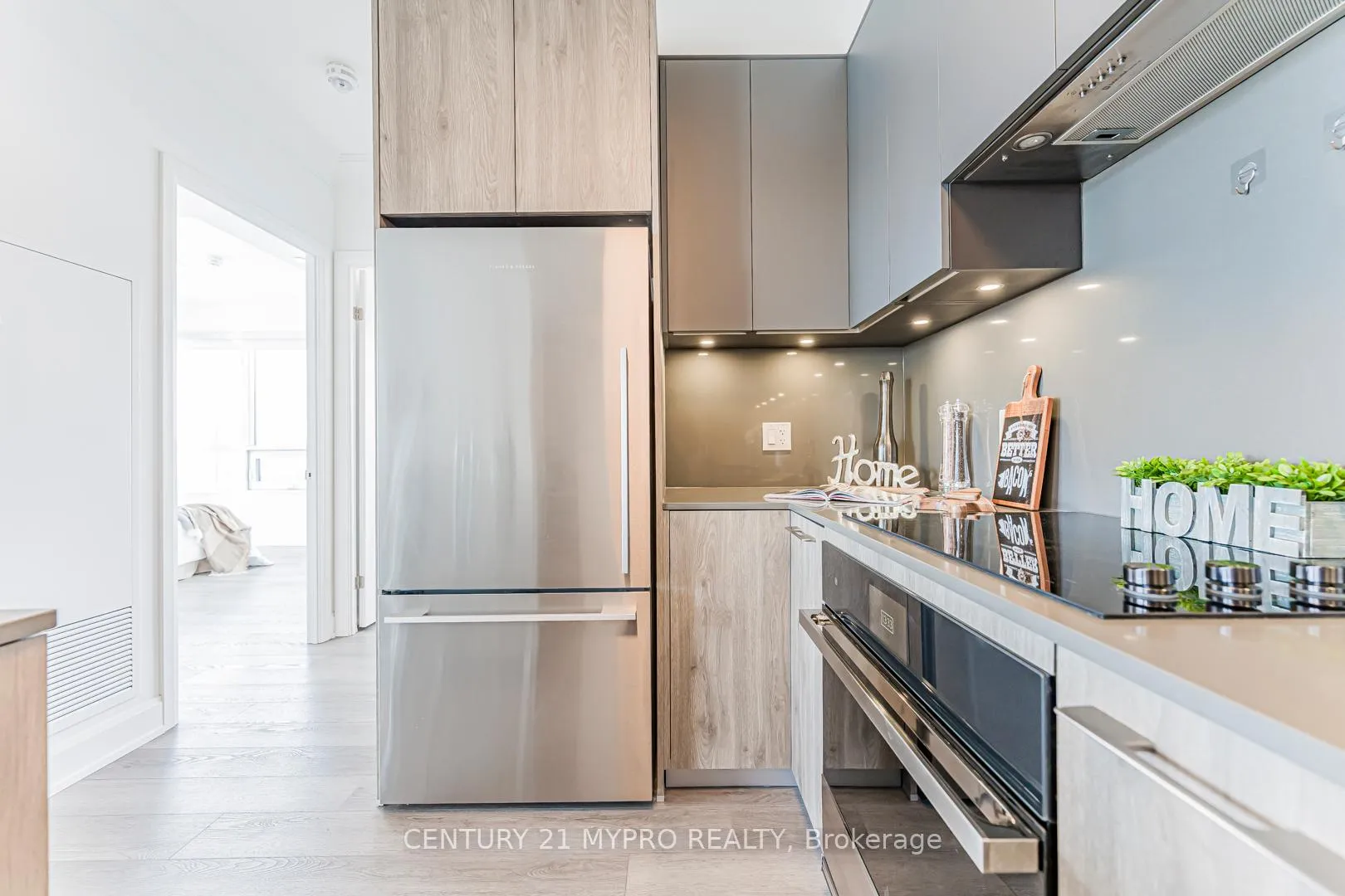 Photo 13 of Unit 307, 38 Water Walk Drive, Markham, Unionville — HOMEH