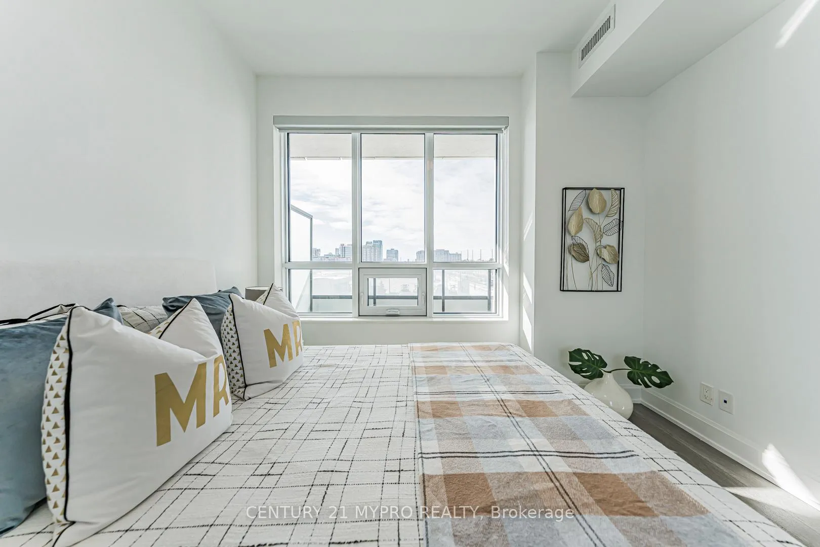 Photo 22 of Unit 307, 38 Water Walk Drive, Markham, Unionville — HOMEH