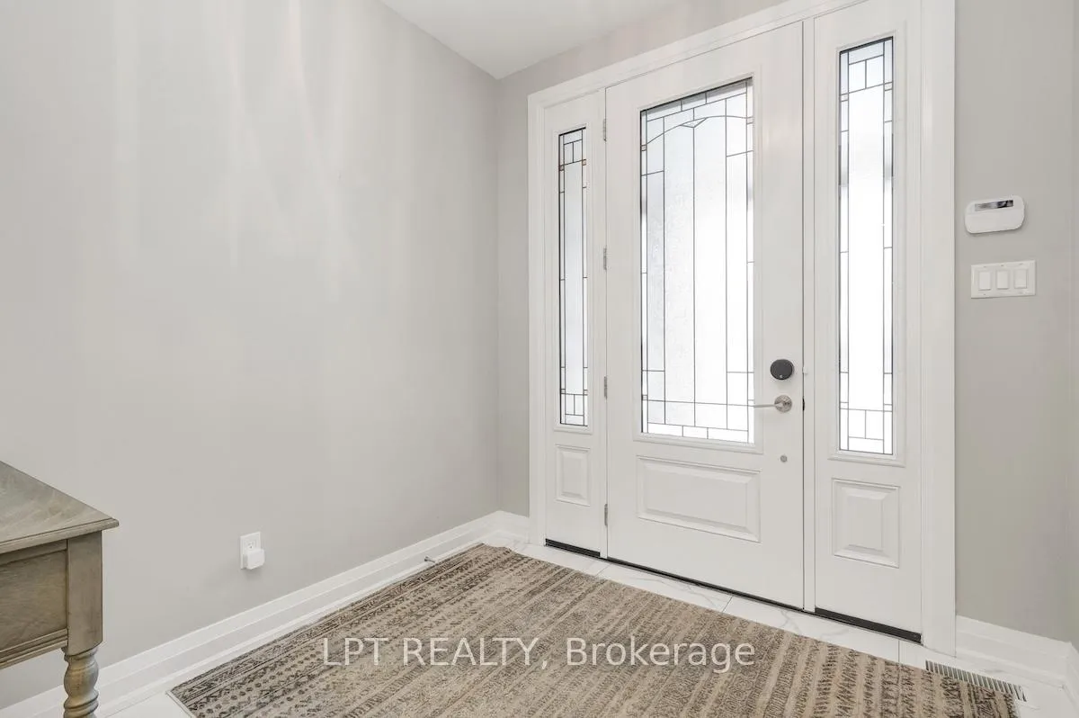 Photo 6 of 122 Spindrift Circle, Ottawa, Mahogany Community — HOMEH