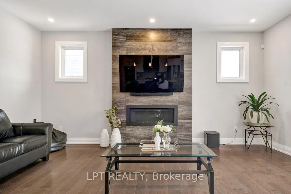 Photo 11 of 122 Spindrift Circle, Ottawa, Mahogany Community — HOMEH