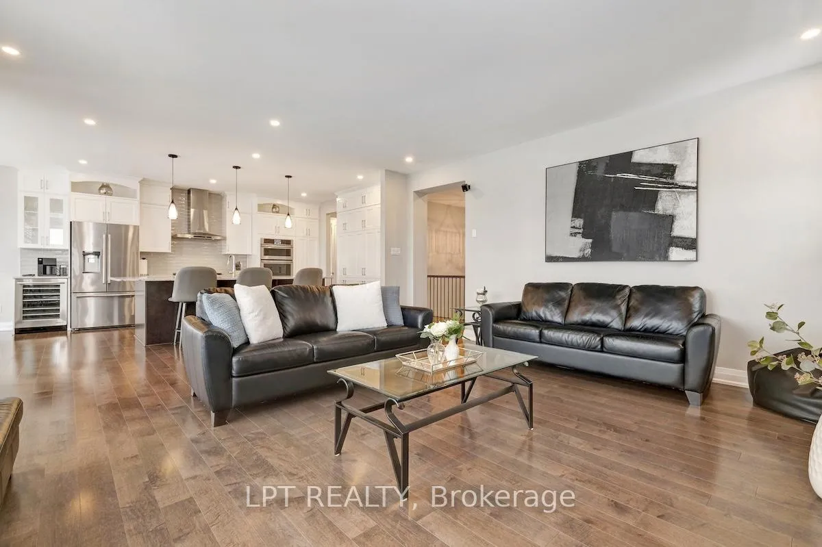 Photo 12 of 122 Spindrift Circle, Ottawa, Mahogany Community — HOMEH