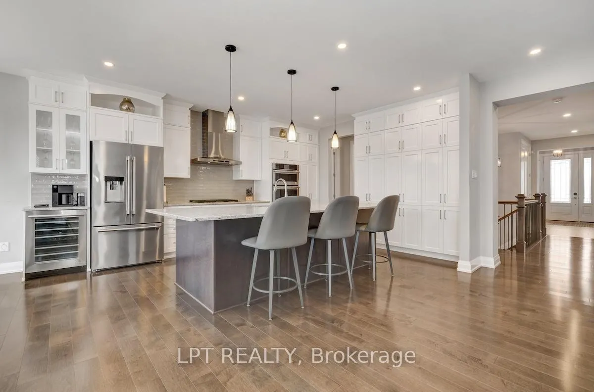 Photo 16 of 122 Spindrift Circle, Ottawa, Mahogany Community — HOMEH