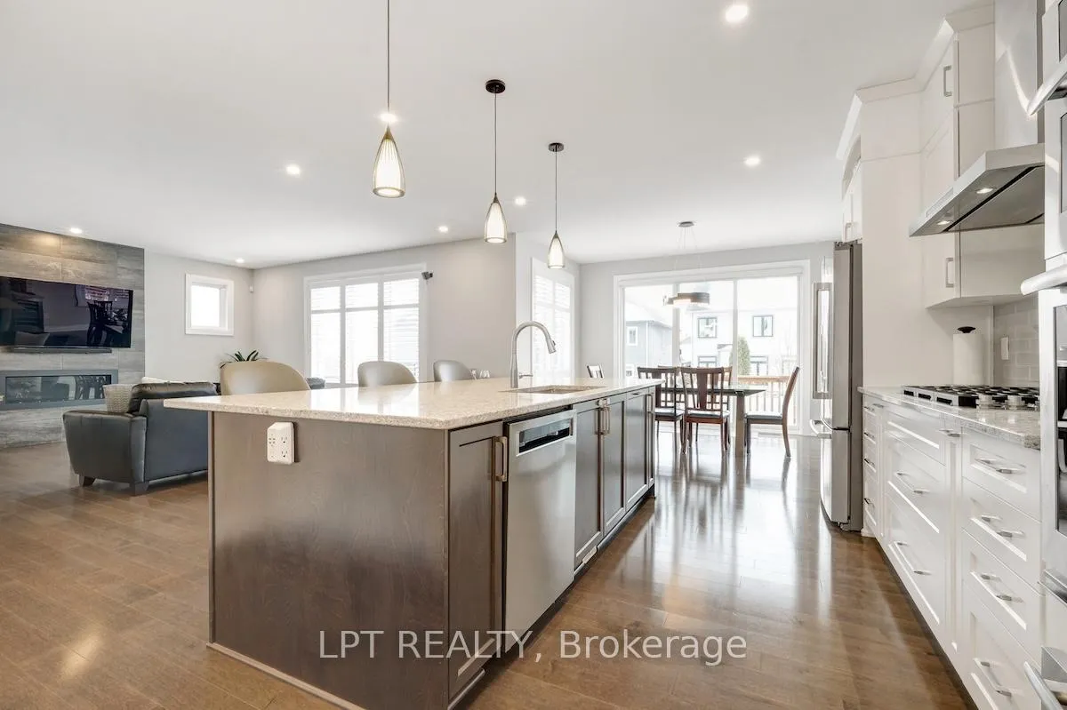 Photo 20 of 122 Spindrift Circle, Ottawa, Mahogany Community — HOMEH
