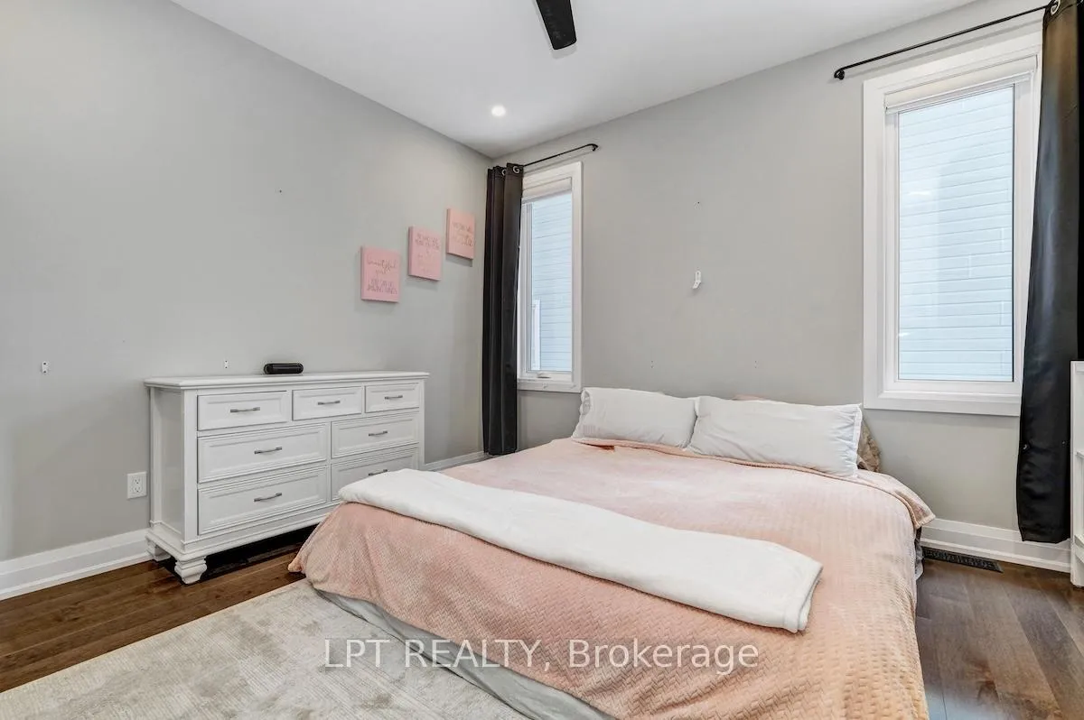 Photo 35 of 122 Spindrift Circle, Ottawa, Mahogany Community — HOMEH