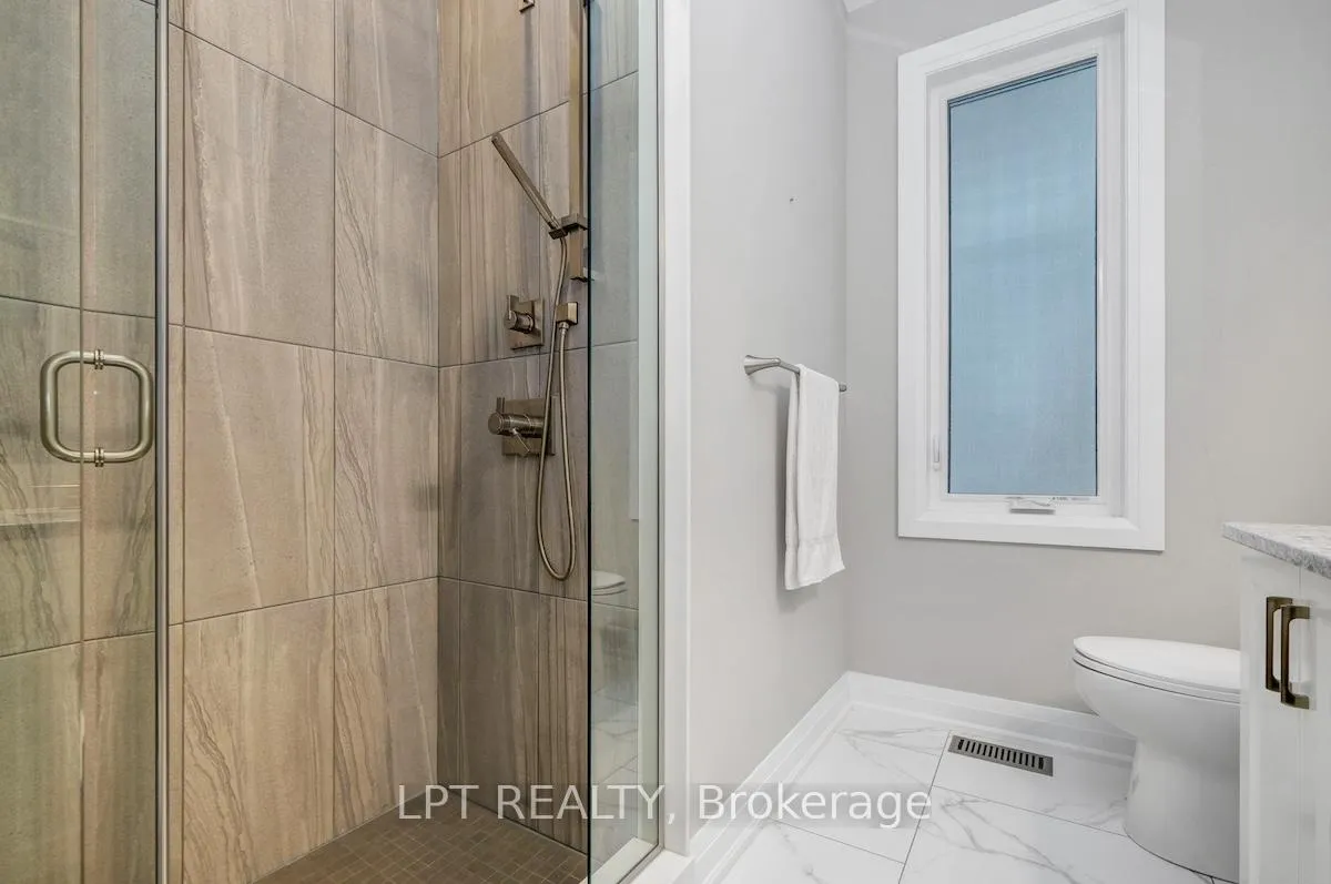 Photo 37 of 122 Spindrift Circle, Ottawa, Mahogany Community — HOMEH
