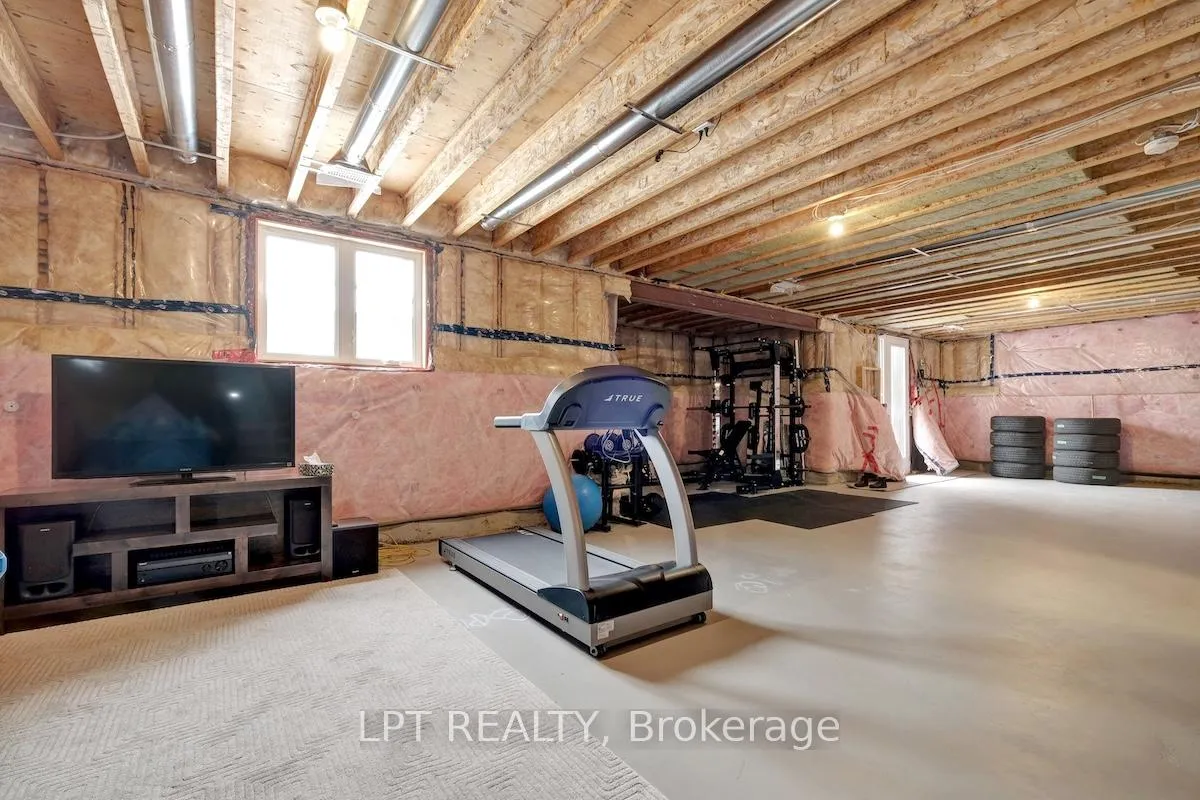 Photo 42 of 122 Spindrift Circle, Ottawa, Mahogany Community — HOMEH