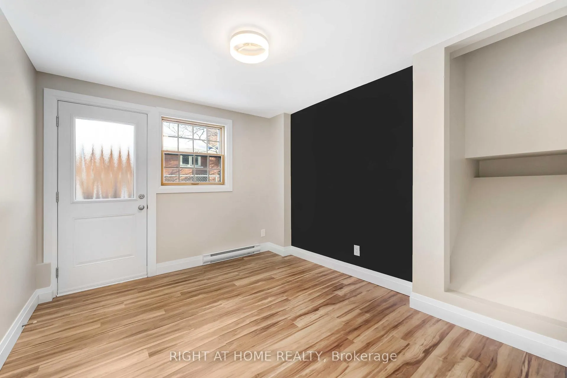 Photo 5 of Unit B, 2346 Edwin Crescent, Ottawa, Queensway Terrace South/Ridgeview — HOMEH