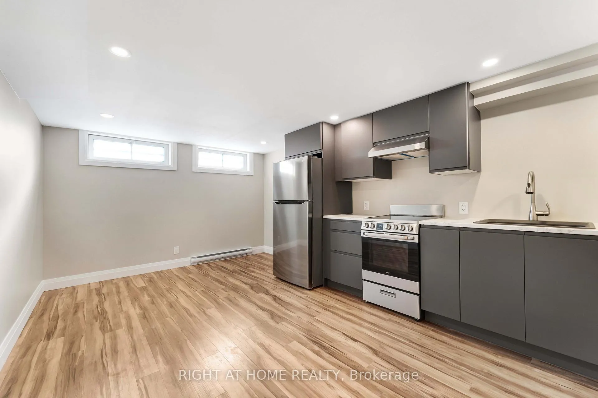 Photo 8 of Unit B, 2346 Edwin Crescent, Ottawa, Queensway Terrace South/Ridgeview — HOMEH