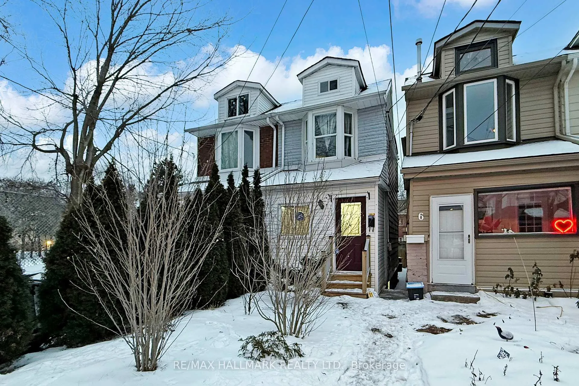 Photo 2 of 4 King Edward Avenue, Toronto, Woodbine-Lumsden — HOMEH