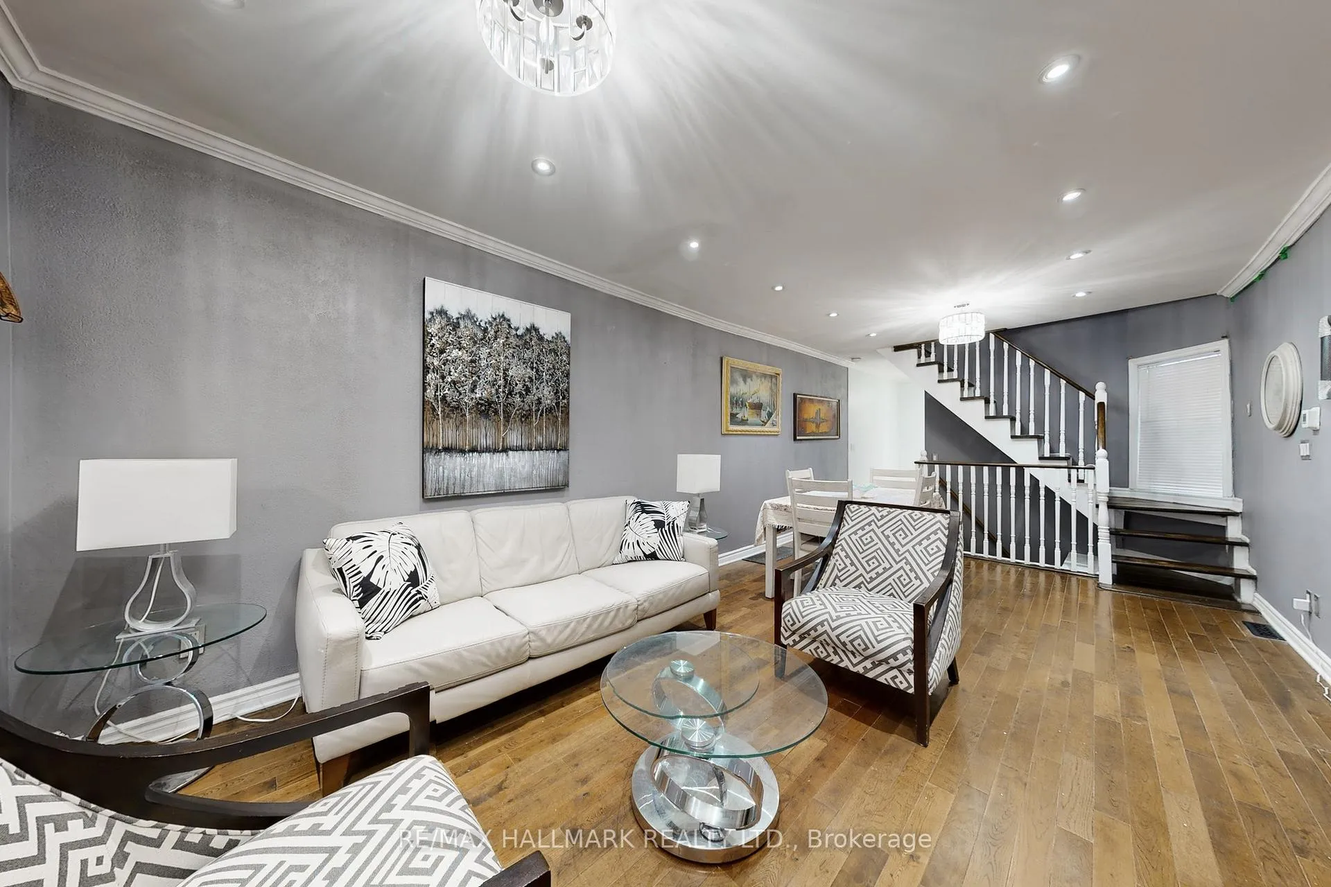 Photo 4 of 4 King Edward Avenue, Toronto, Woodbine-Lumsden — HOMEH