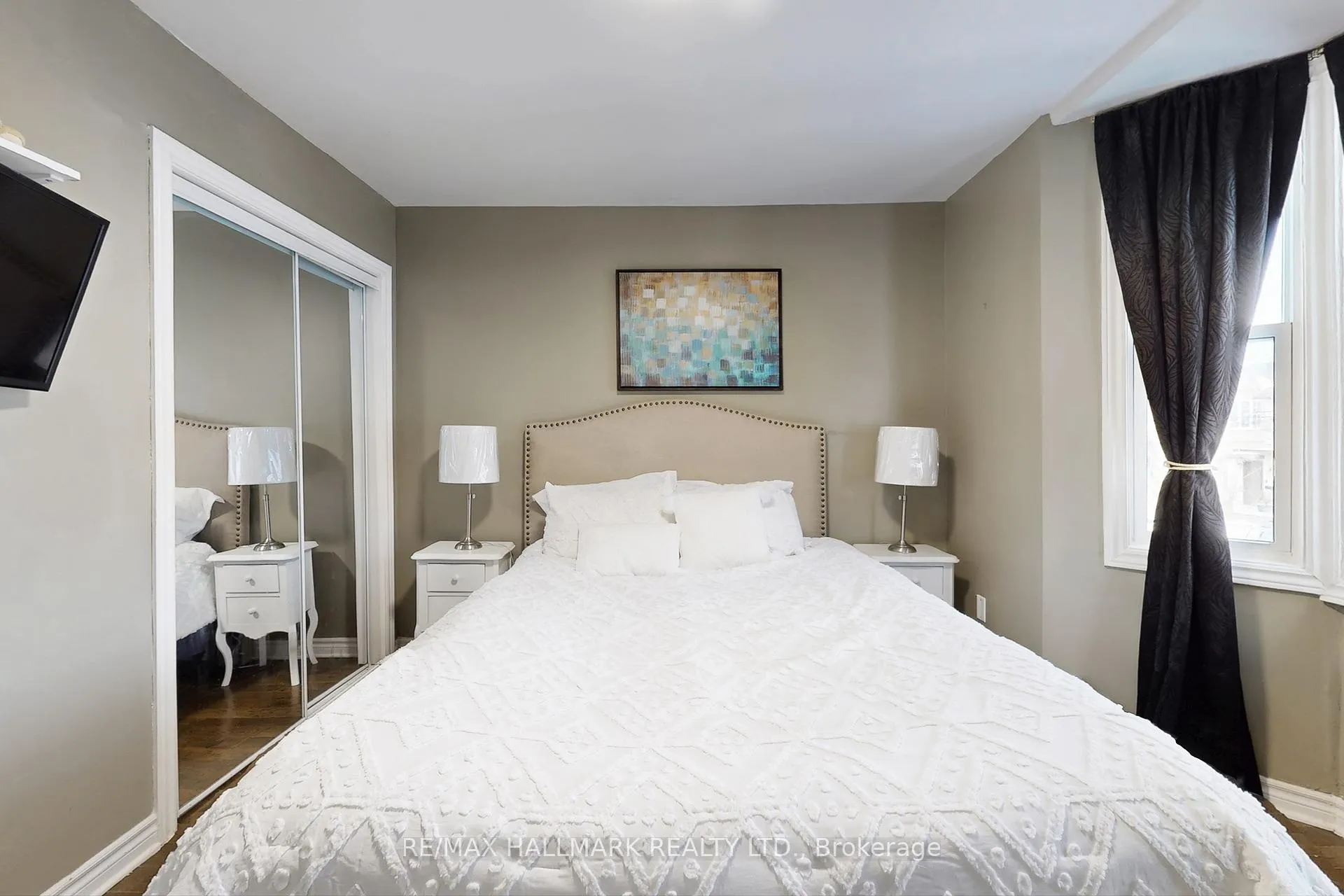 Photo 17 of 4 King Edward Avenue, Toronto, Woodbine-Lumsden — HOMEH