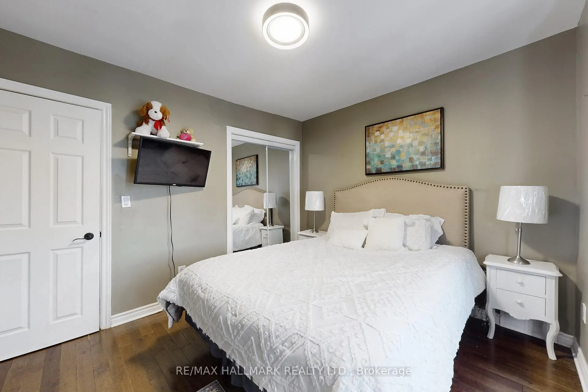 Photo 18 of 4 King Edward Avenue, Toronto, Woodbine-Lumsden — HOMEH