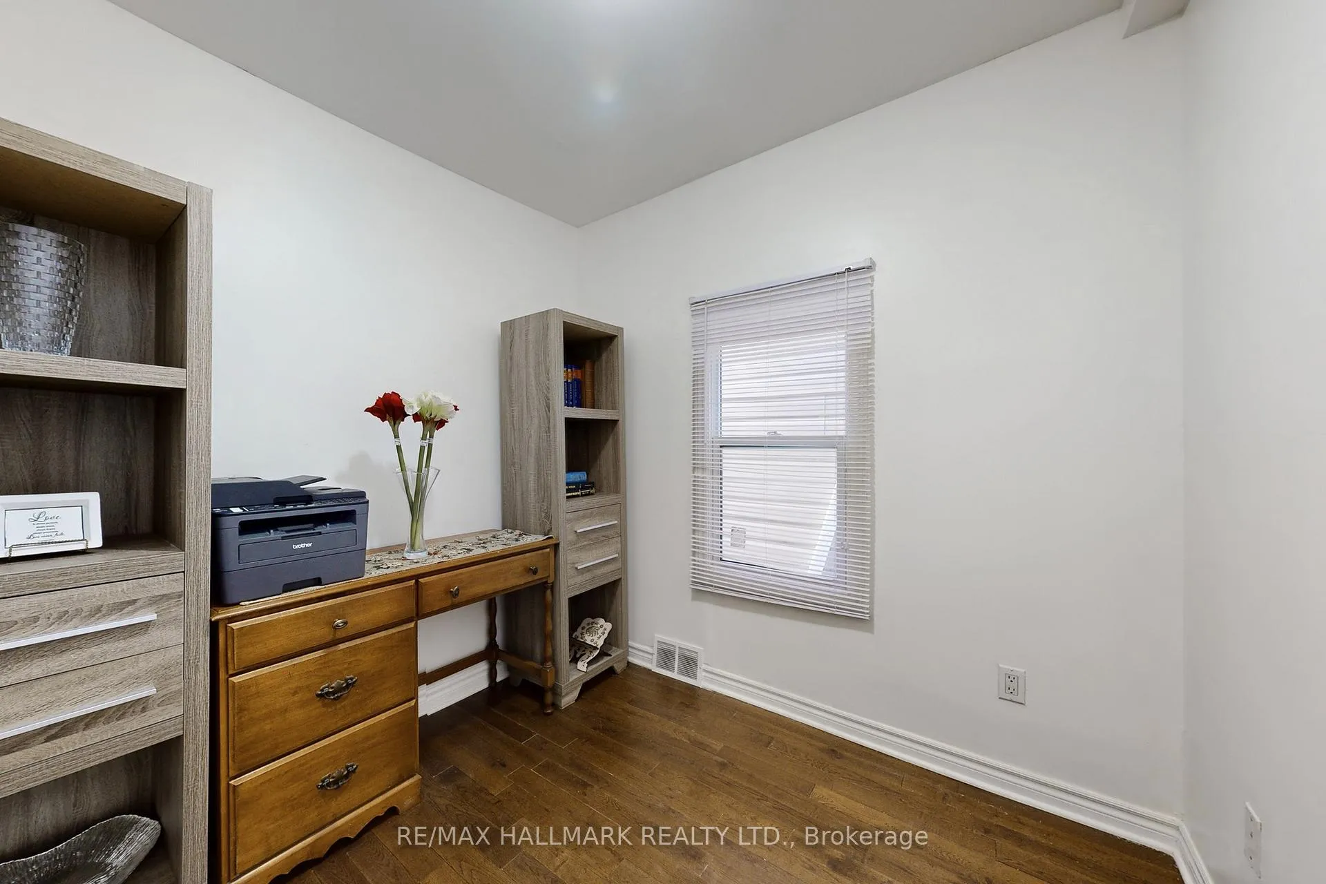 Photo 22 of 4 King Edward Avenue, Toronto, Woodbine-Lumsden — HOMEH