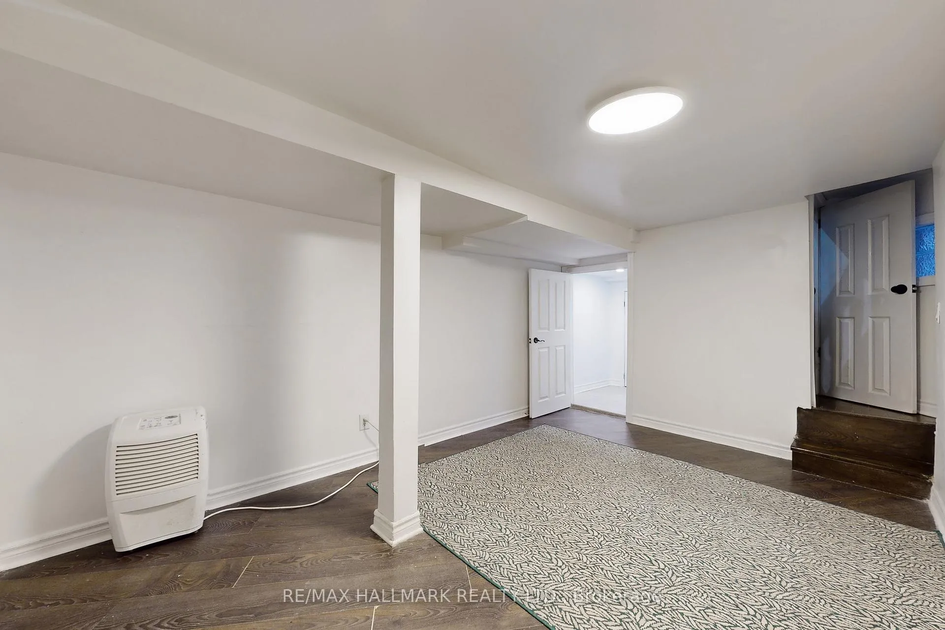 Photo 25 of 4 King Edward Avenue, Toronto, Woodbine-Lumsden — HOMEH
