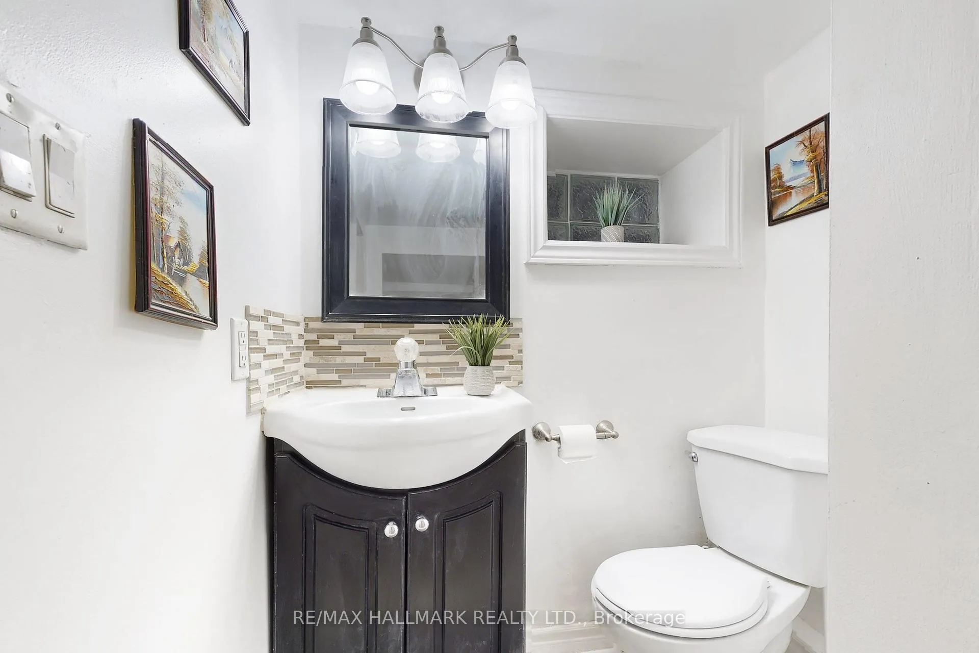 Photo 28 of 4 King Edward Avenue, Toronto, Woodbine-Lumsden — HOMEH
