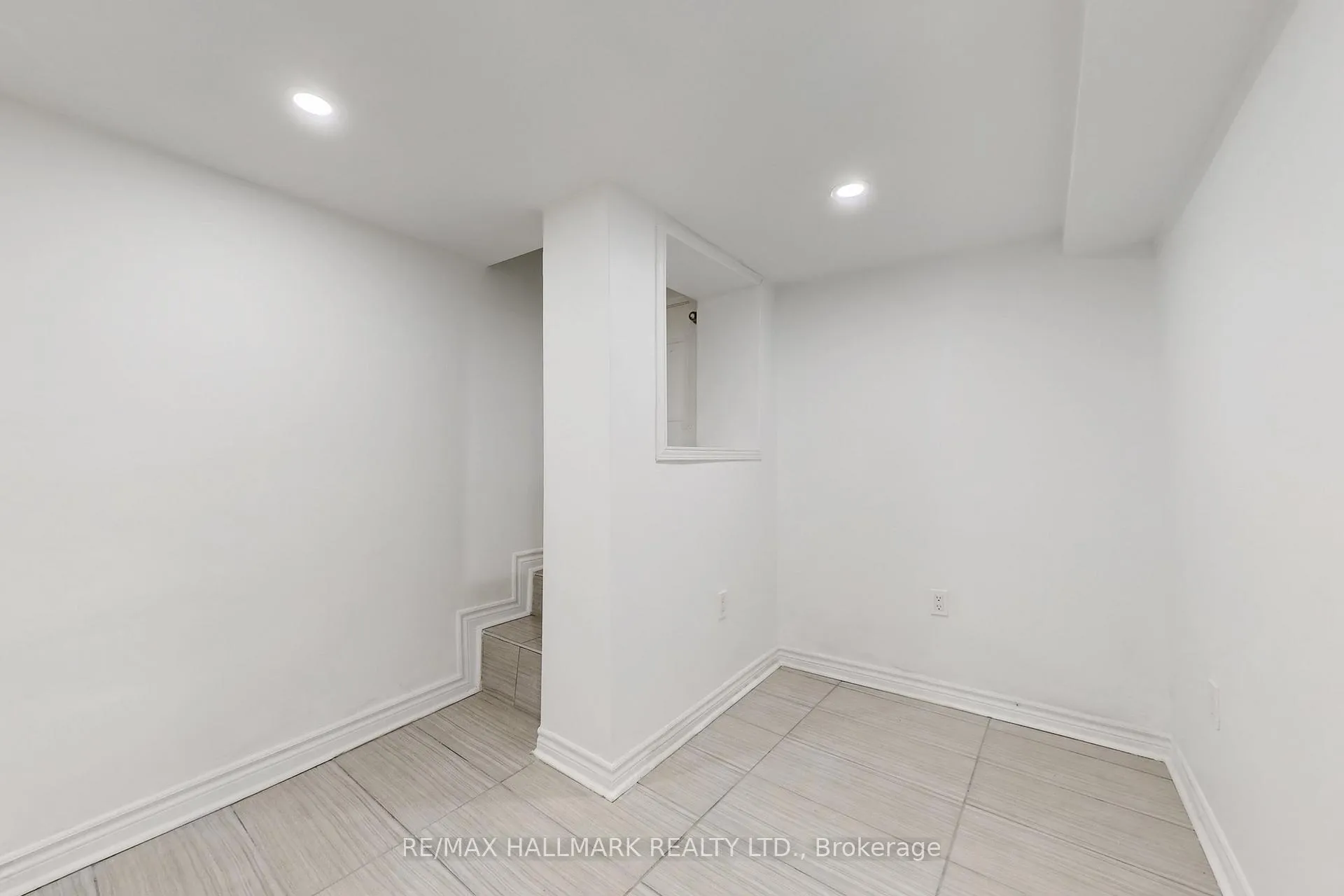 Photo 31 of 4 King Edward Avenue, Toronto, Woodbine-Lumsden — HOMEH
