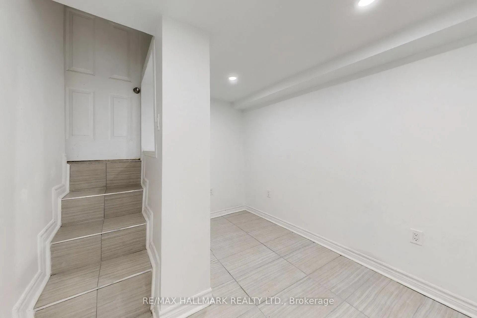 Photo 32 of 4 King Edward Avenue, Toronto, Woodbine-Lumsden — HOMEH