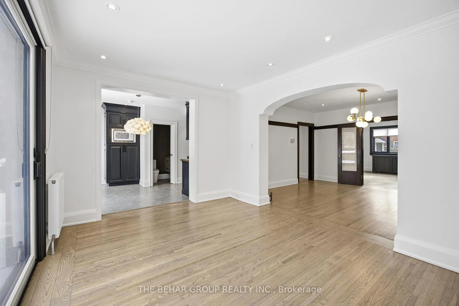 Photo 4 of 241 Lonsmount Drive, Toronto, Forest Hill South — HOMEH