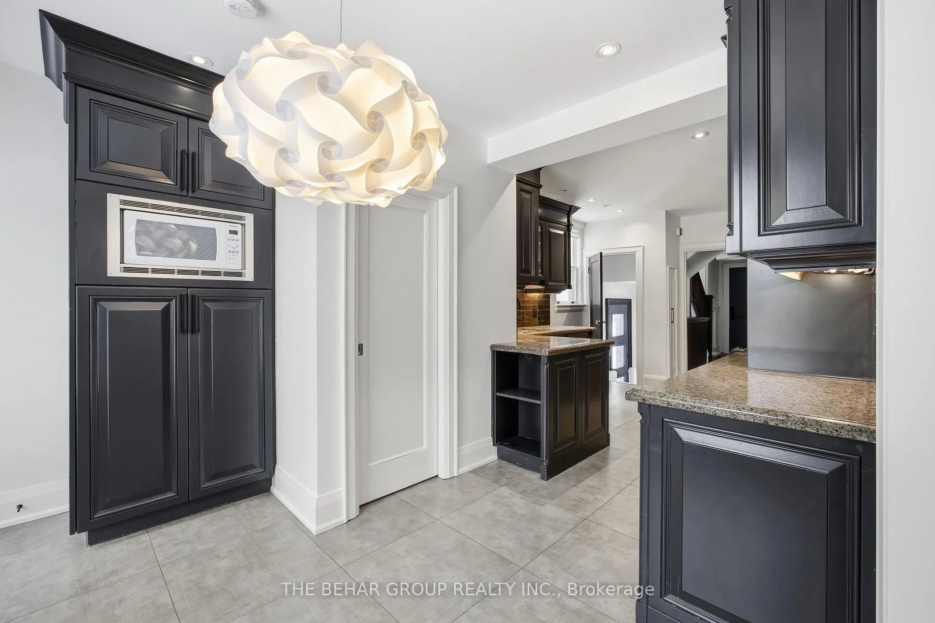 Photo 7 of 241 Lonsmount Drive, Toronto, Forest Hill South — HOMEH