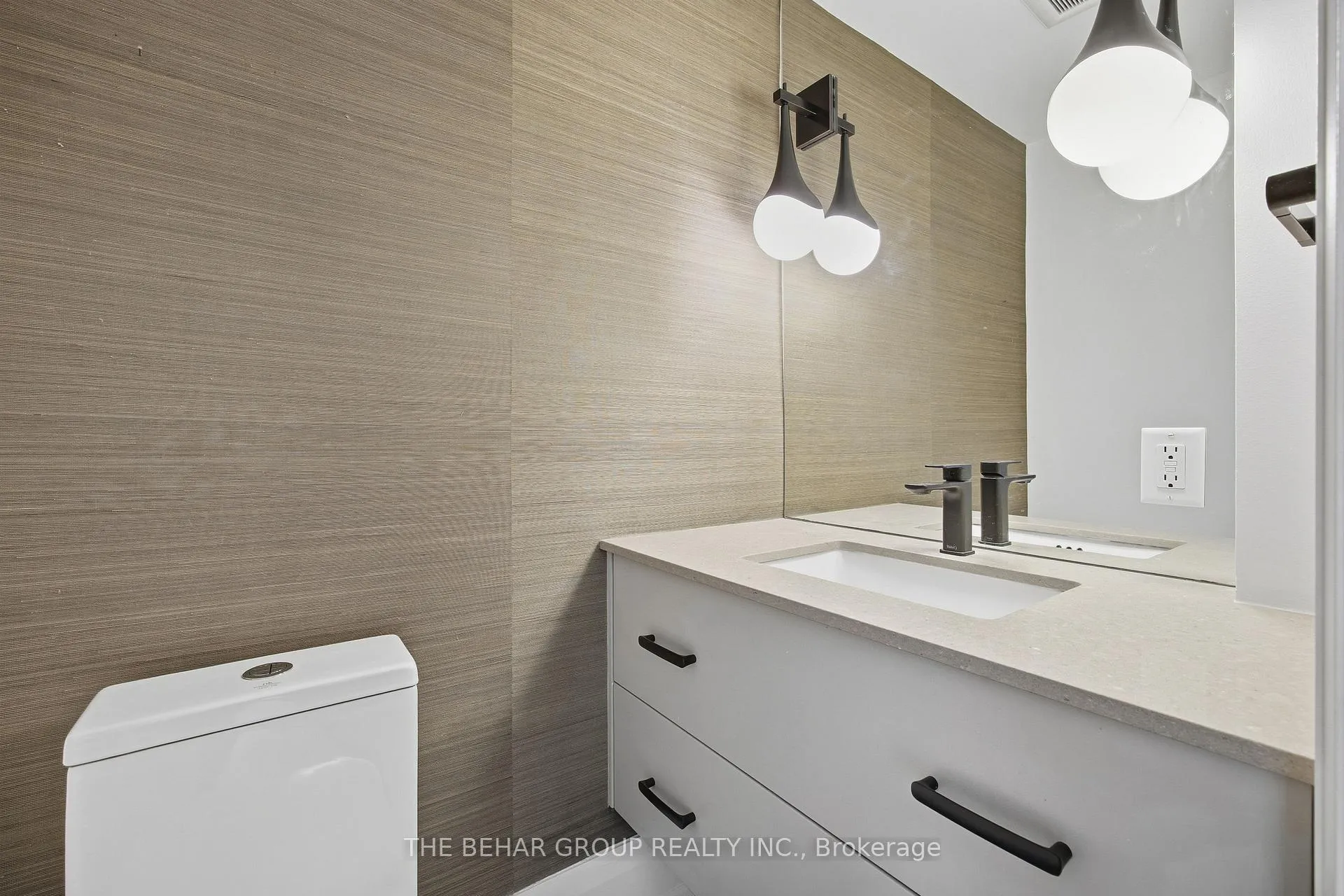 Photo 9 of 241 Lonsmount Drive, Toronto, Forest Hill South — HOMEH