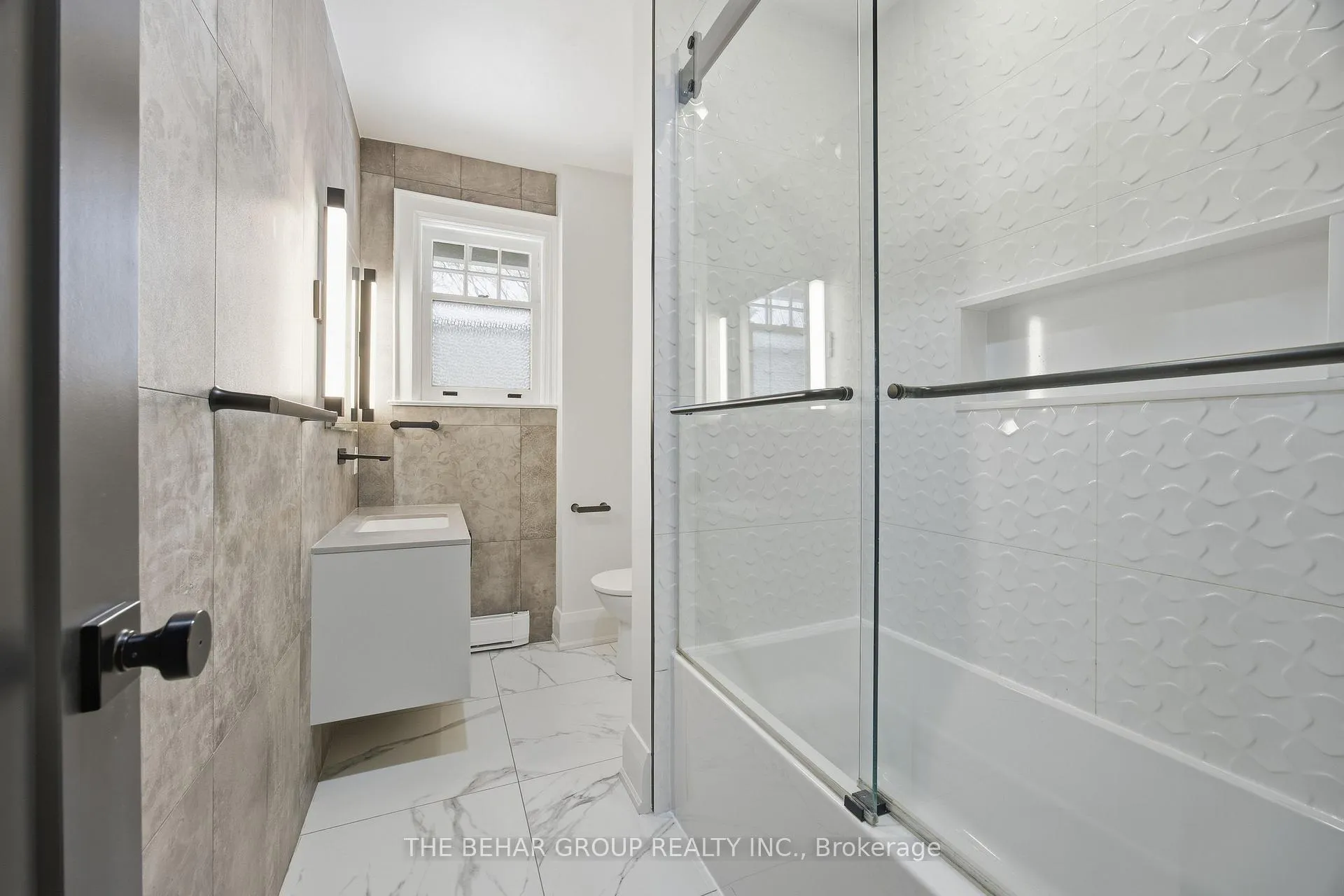 Photo 30 of 241 Lonsmount Drive, Toronto, Forest Hill South — HOMEH