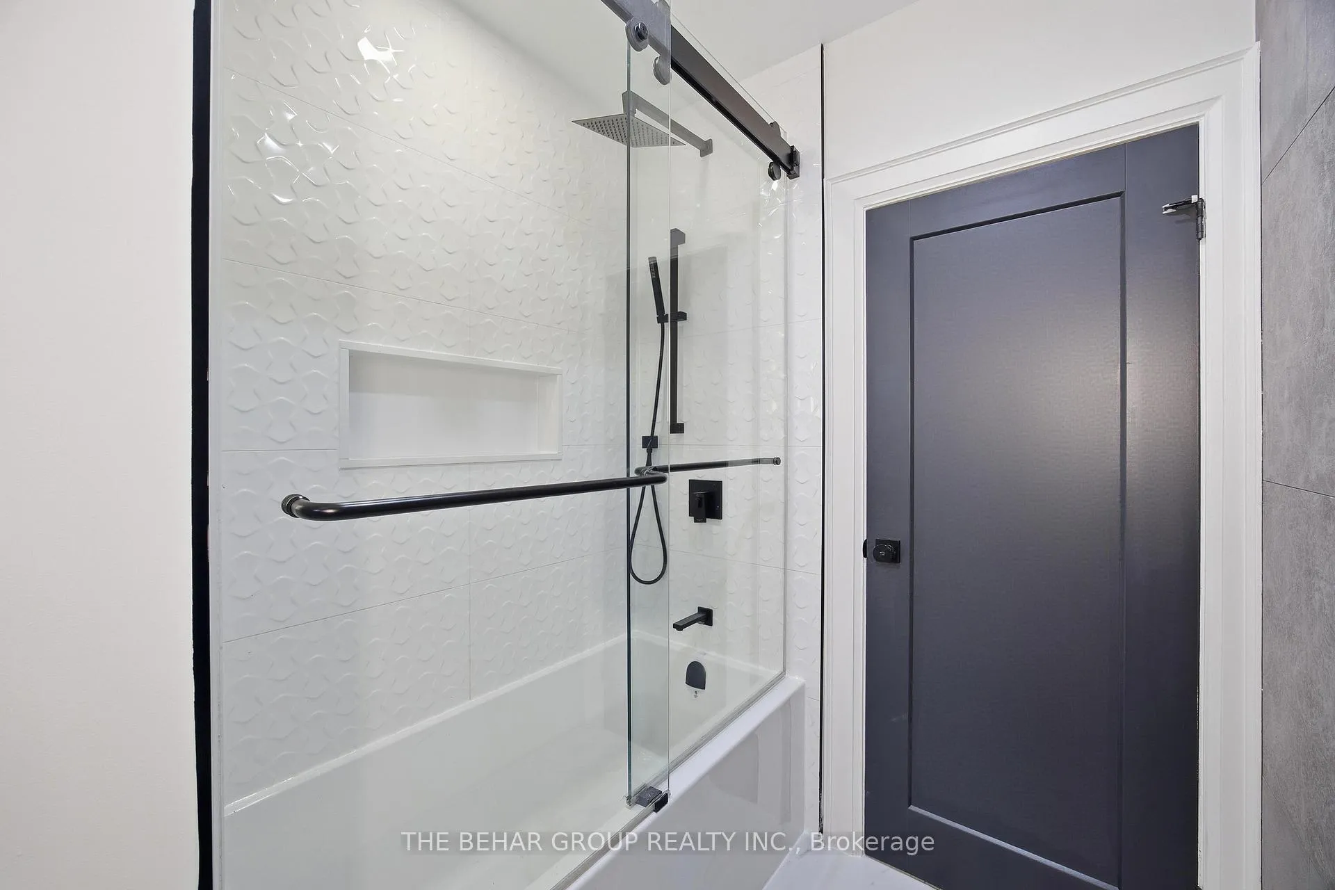 Photo 31 of 241 Lonsmount Drive, Toronto, Forest Hill South — HOMEH