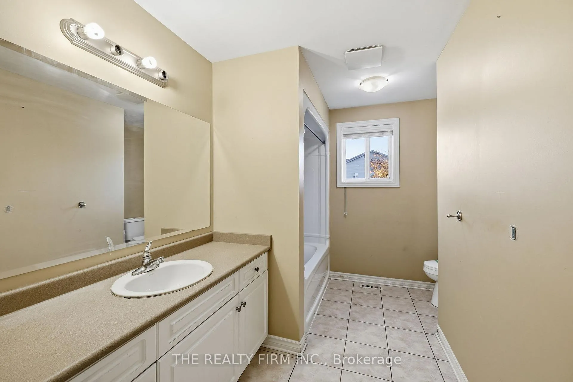 Photo 21 of 1012 Oakcrossing Road, London, North M — HOMEH