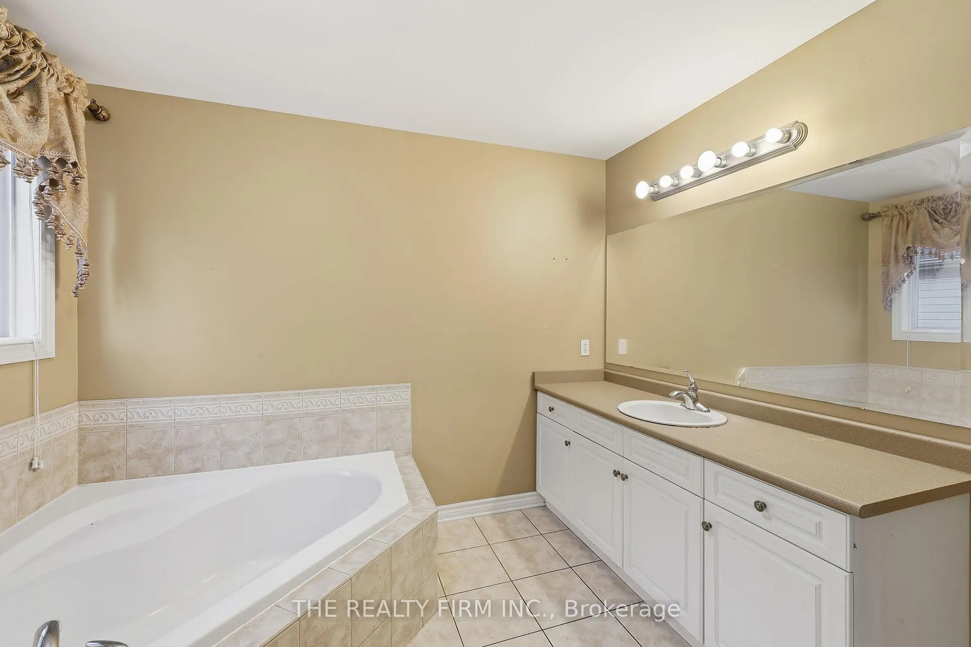 Photo 32 of 1012 Oakcrossing Road, London, North M — HOMEH