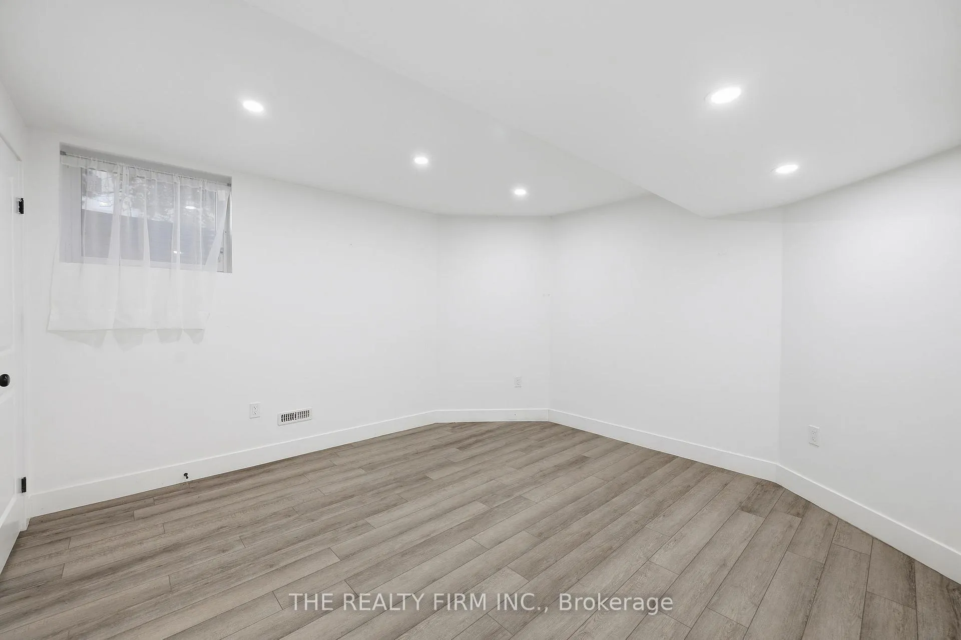 Photo 42 of 1012 Oakcrossing Road, London, North M — HOMEH