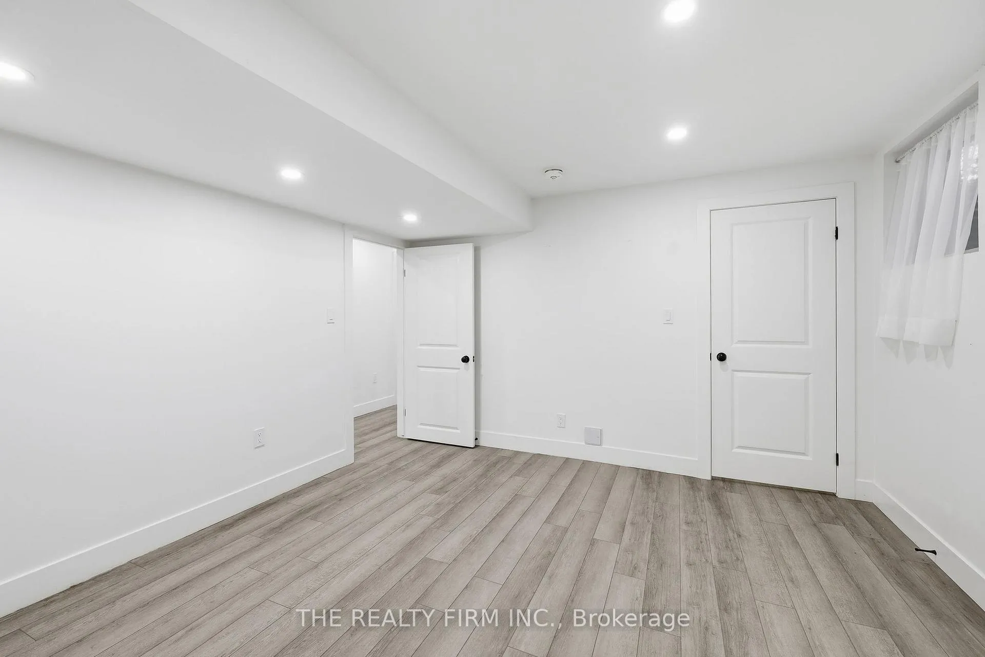 Photo 43 of 1012 Oakcrossing Road, London, North M — HOMEH