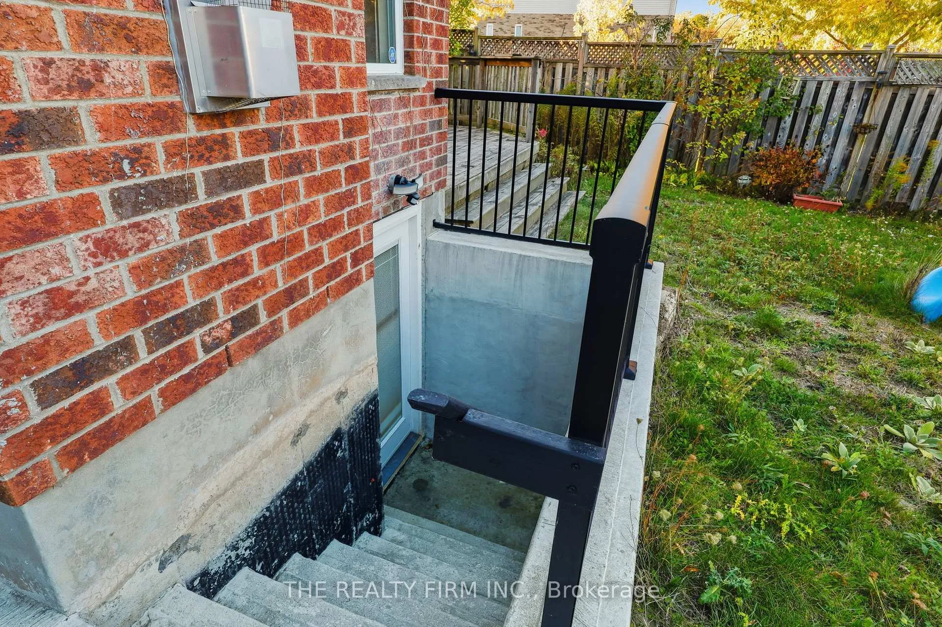 Photo 47 of 1012 Oakcrossing Road, London, North M — HOMEH