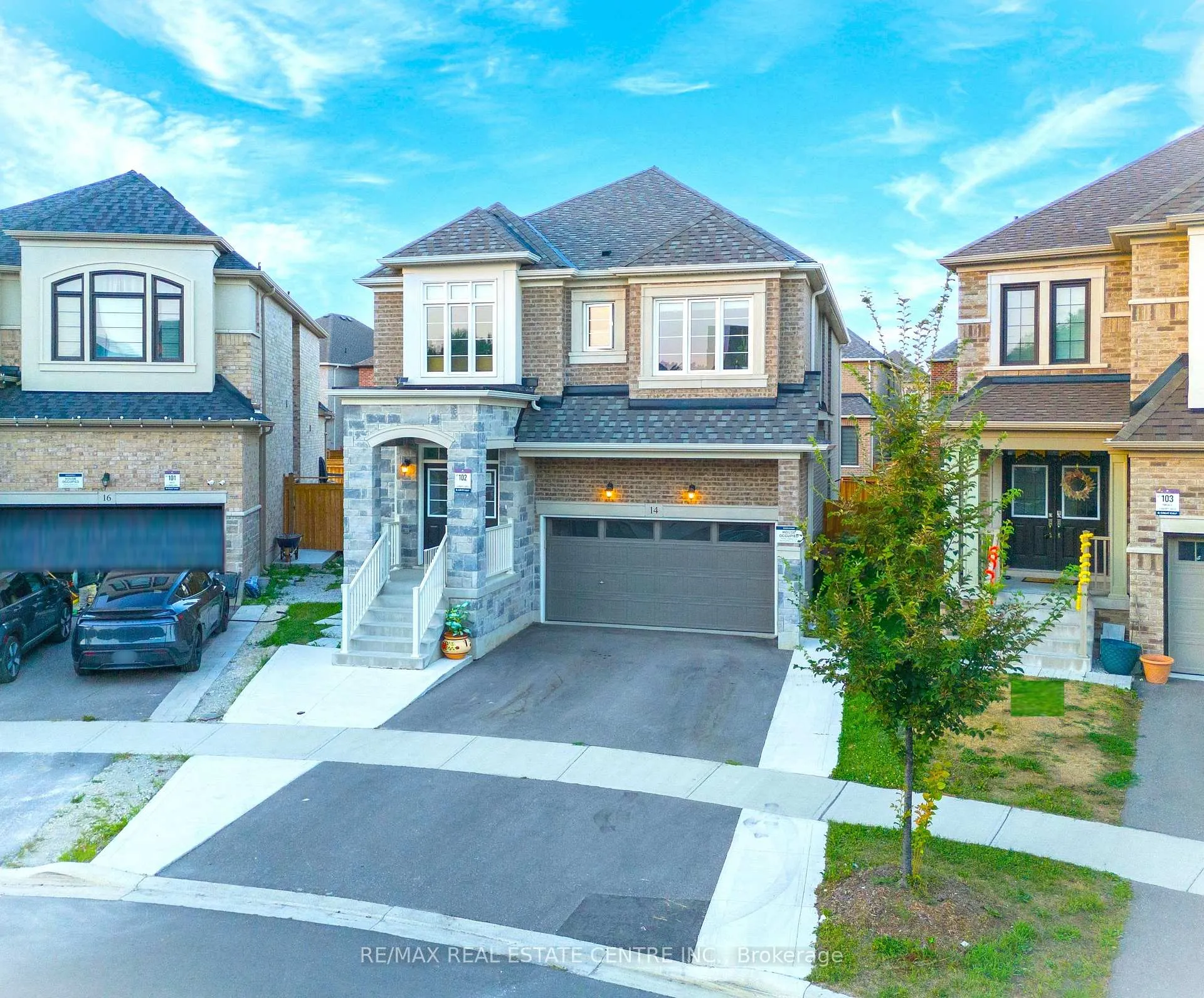 Front of 14 Ixworth Circle