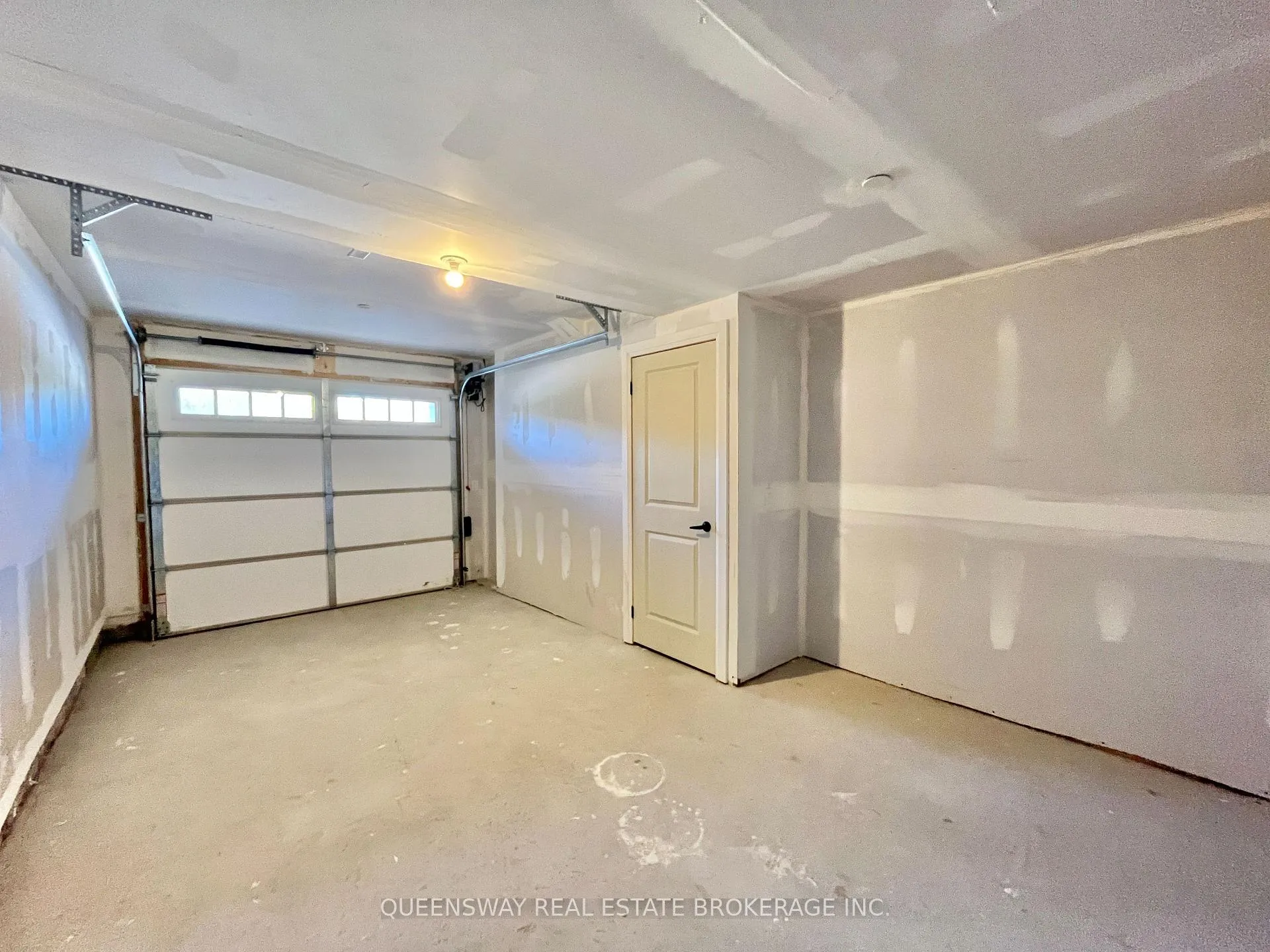 Photo 8 of 83 Marret Lane, Clarington, Newcastle — HOMEH